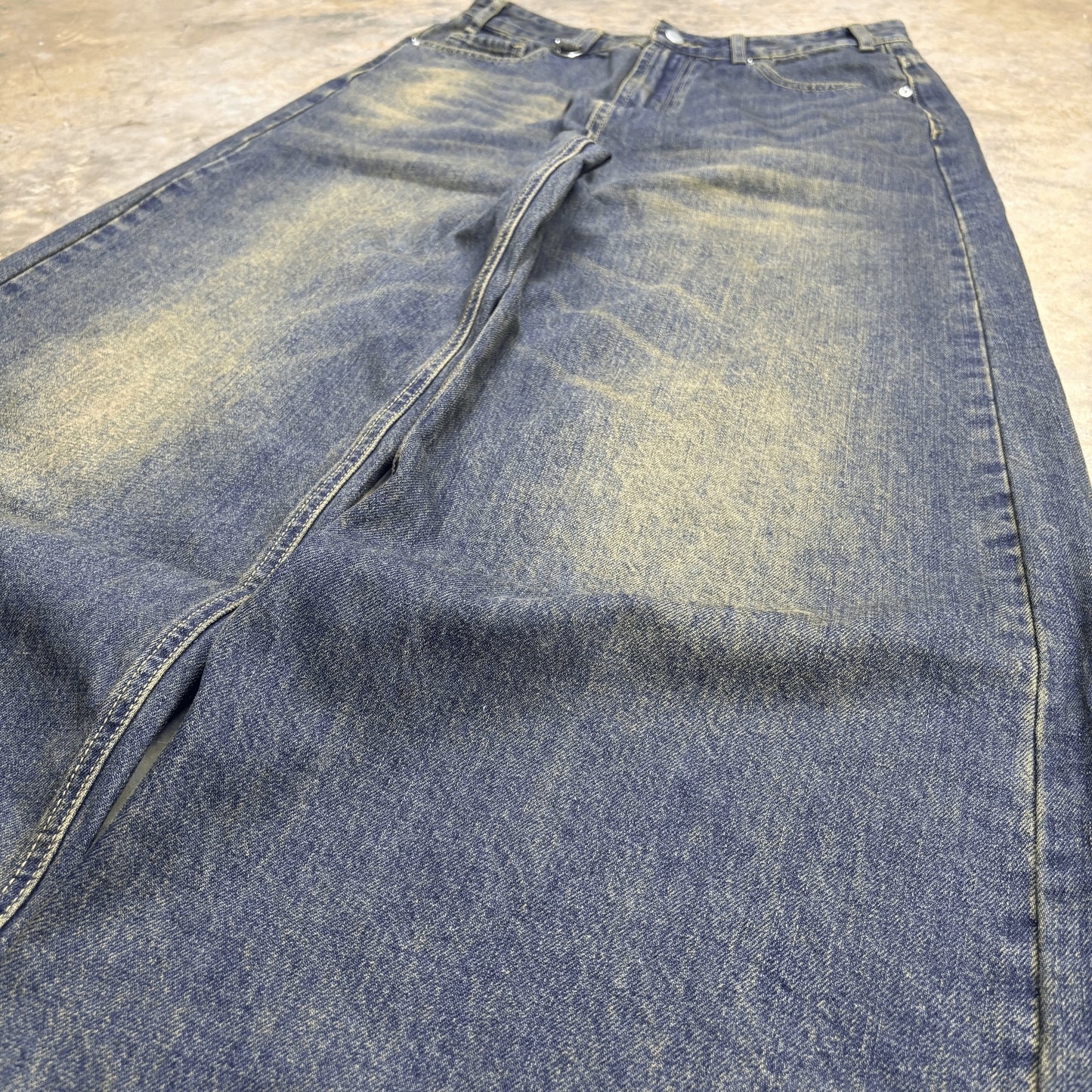 Baggy Sun Bleached Denim