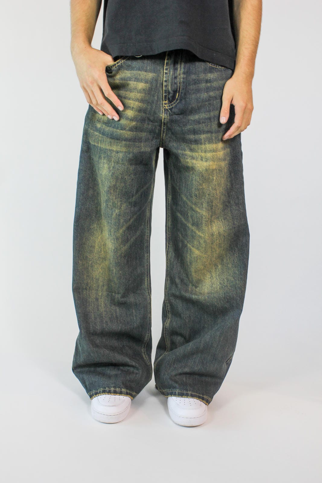 Baggy Sun Bleached Denim